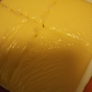 バター焼きはんぺんのチーズ乗せ**